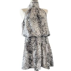 Do + Be Dress Mock Neck Sleeveless Drop Waist Snakeskin Print Black Cream Medium